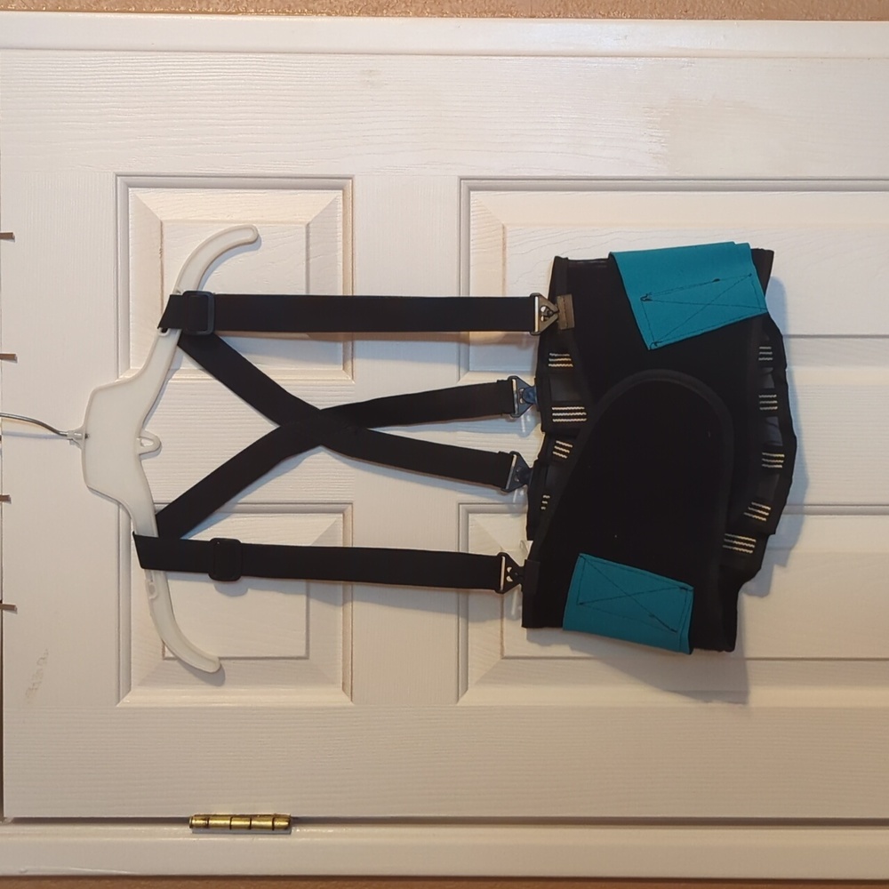 Sturdy back brace